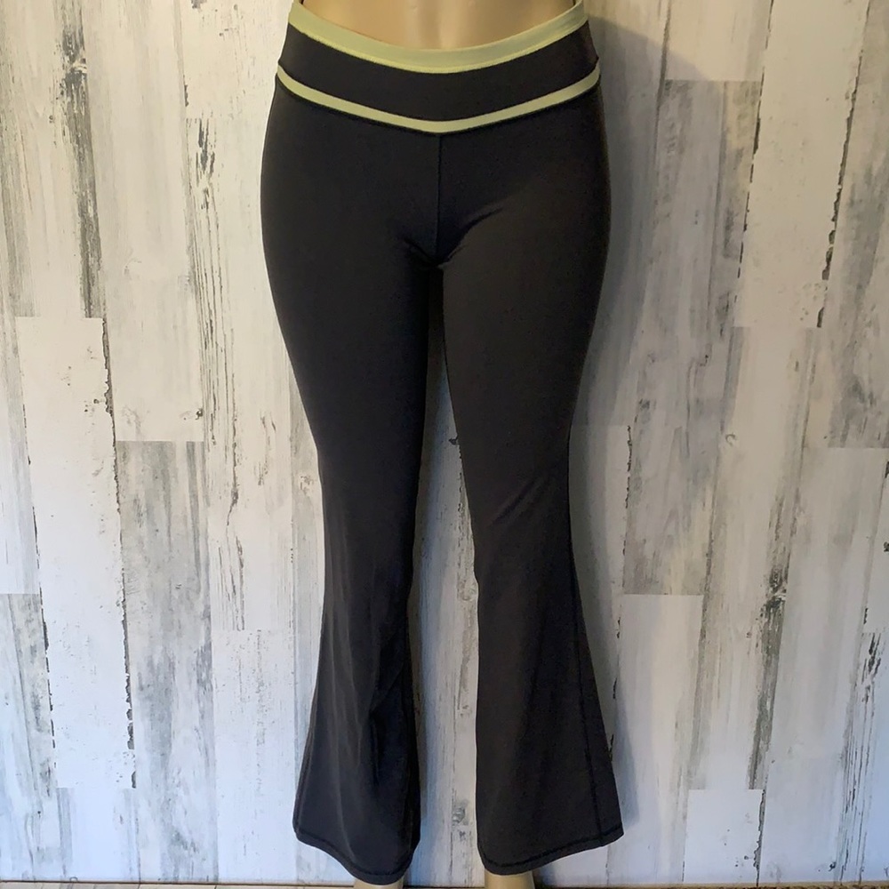 E2- Women’s Size XS athletic VSX sport Leggings